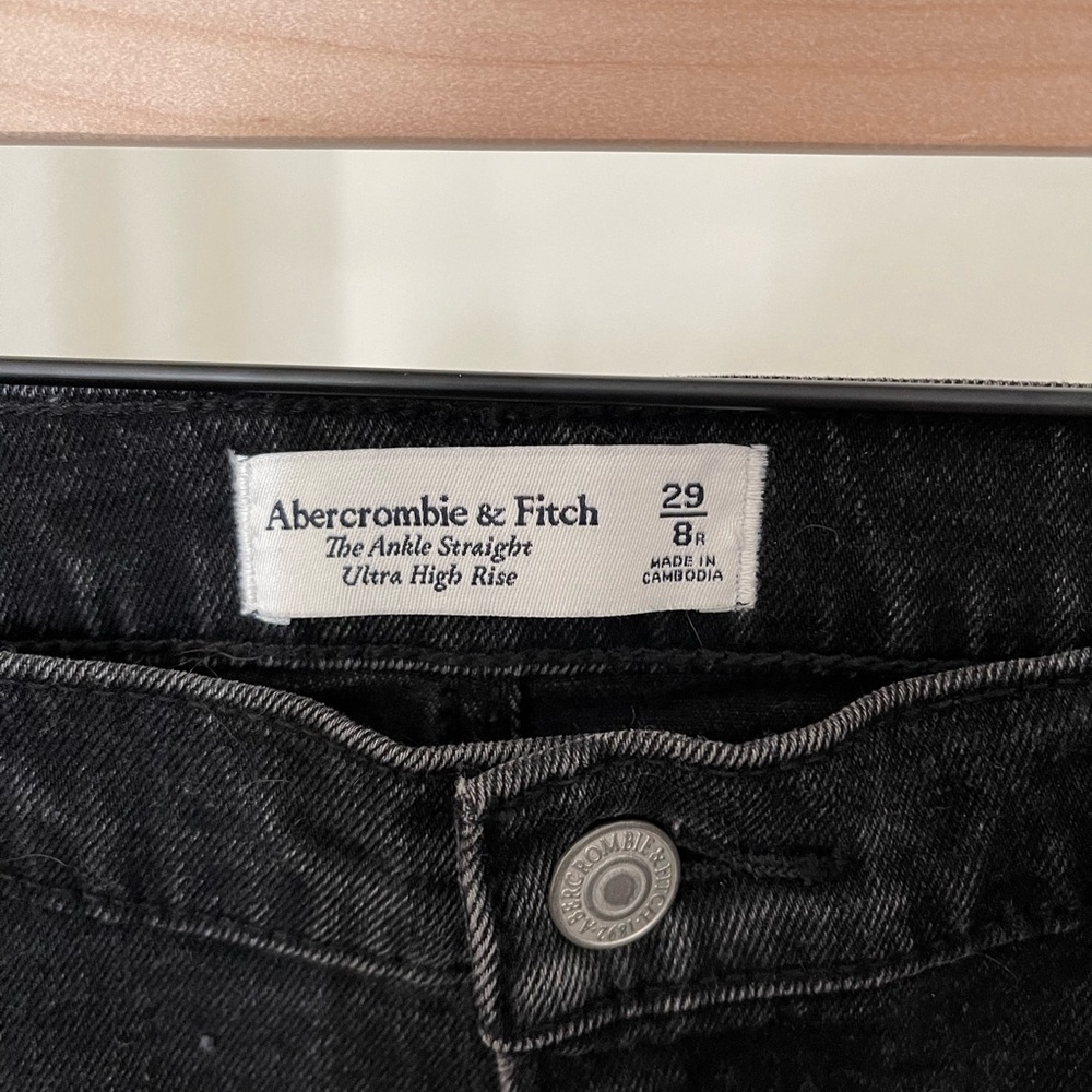 Abercrombie & Fitch Ankle Straight Ultra High Rise Jeans